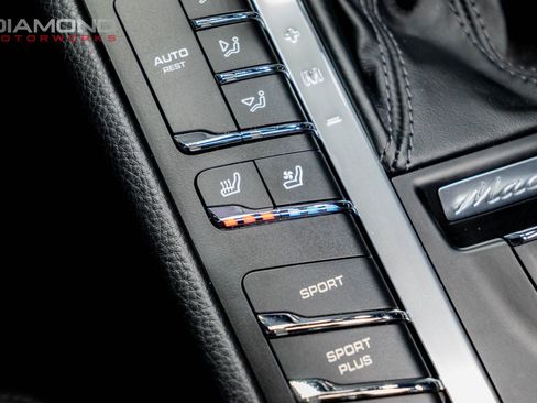 Used 2018 Porsche Macan Turbo image 82