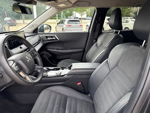 Used 2025 Mitsubishi Outlander SE AWD/4WD image 13