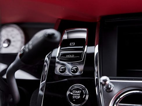 Used 2018 Rolls-Royce Wraith RWD image 73