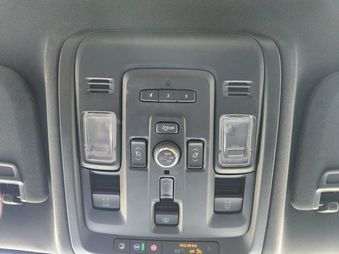 Used 2024 Chevrolet Tahoe Z71 w/ Luxury Package AWD/4WD image 32