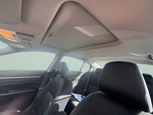 Used 2019 Nissan Altima 2.5 SV AWD/4WD image 15