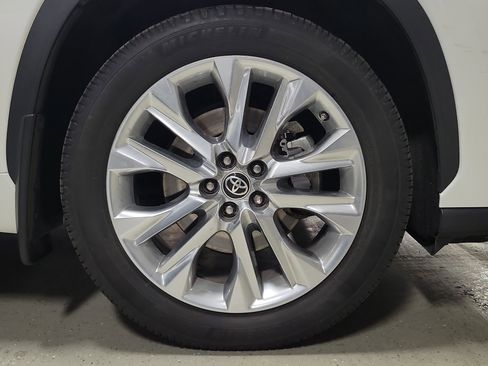 Used 2020 Toyota Highlander Limited image 6