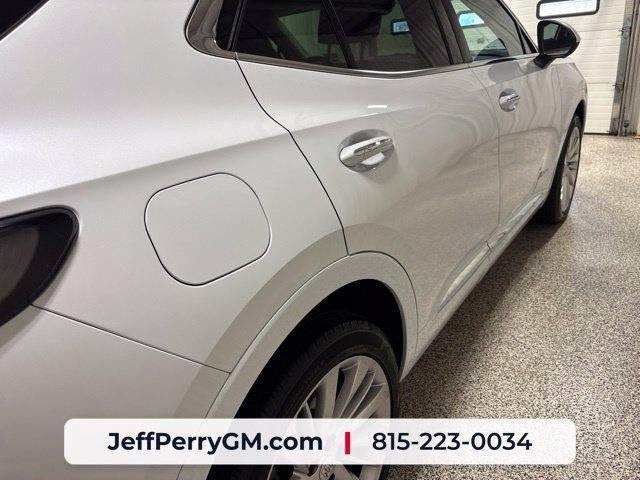 Used 2025 Buick Envision Avenir AWD/4WD image 9