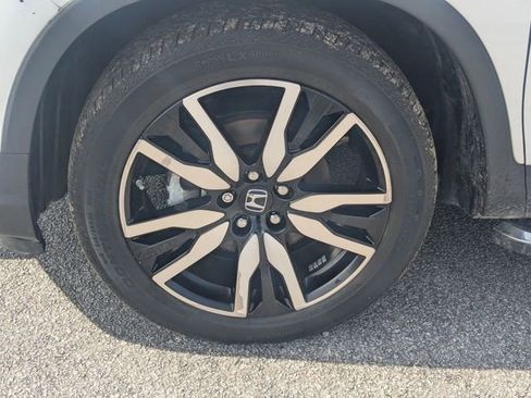 Used 2021 Honda Pilot Touring image 13