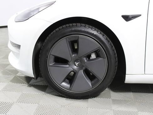 Used 2023 Tesla Model 3 Standard Range image 22
