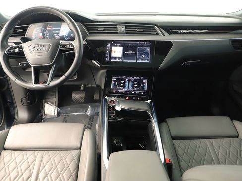 Used 2023 Audi e-tron S Prestige w/ Prestige Package image 18