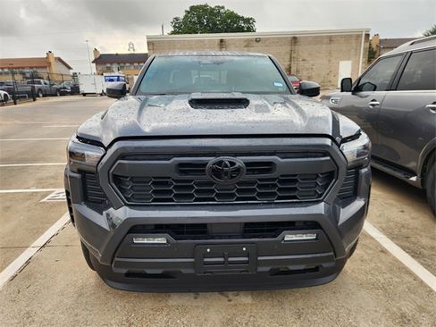 Used 2025 Toyota Tacoma TRD Sport RWD image 2