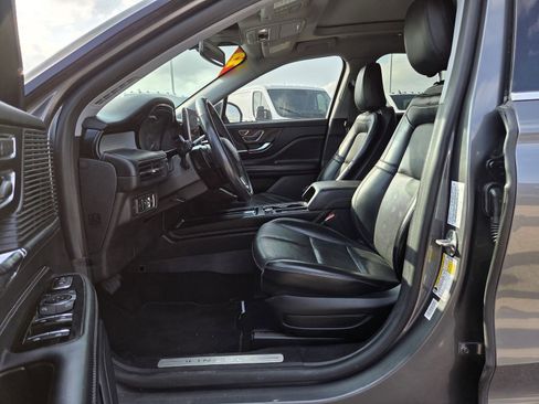 Used 2022 Lincoln Corsair FWD w/ Premium Package image 16