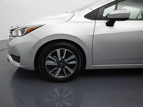 Used 2023 Nissan Versa SV image 9