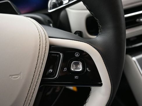 New 2026 Lincoln Aviator AWD w/ Jet Appearance Package image 18