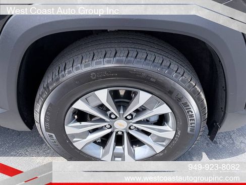 Used 2026 Chevrolet Equinox LT AWD/4WD image 22