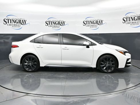Used 2025 Toyota Corolla SE FWD image 8