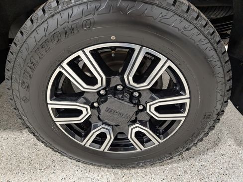 Used 2020 GMC Sierra 2500 AT4 w/ AT4 Premium Package AWD/4WD image 13