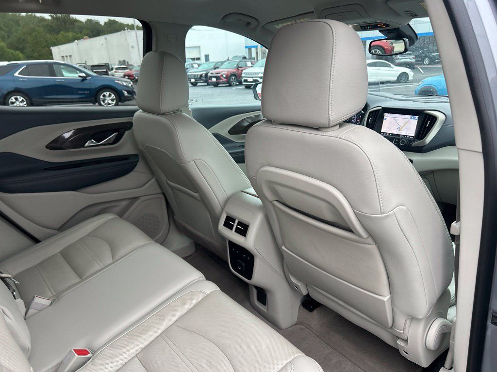 Used 2023 GMC Terrain Denali w/ Denali Premium Package AWD/4WD image 38
