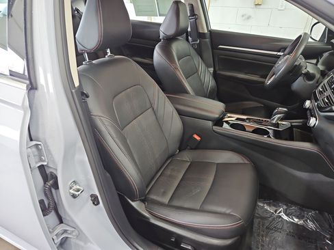 Used 2024 Nissan Altima 2.5 SR w/ SR Premium Package image 10