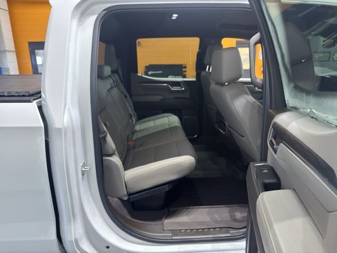 Used 2022 GMC Sierra 1500 SLT w/ SLT Convenience Package image 21