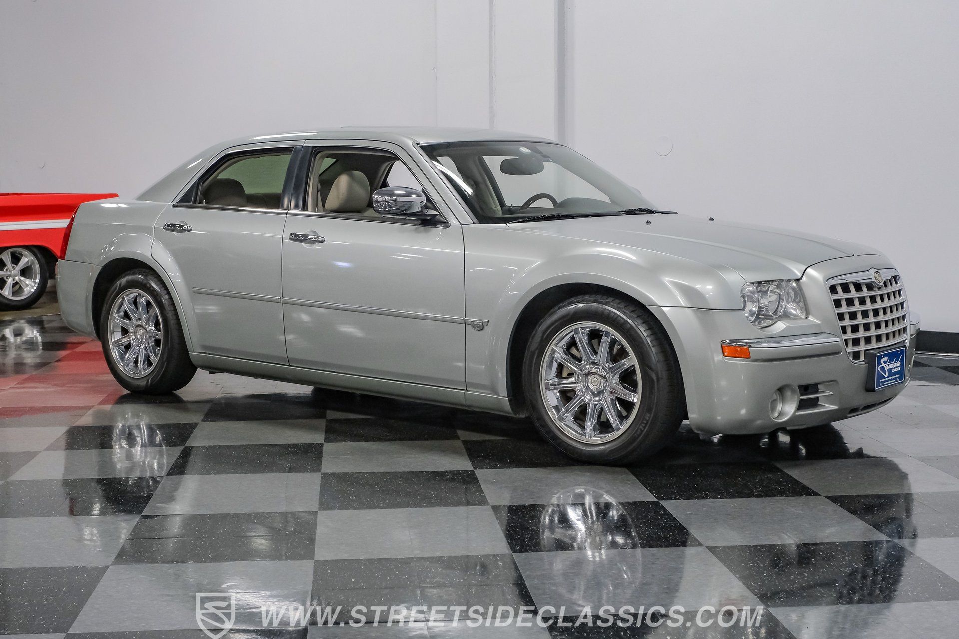 Used 2005 Chrysler 300 C w/ Navigation & Sound Group II RWD image 15