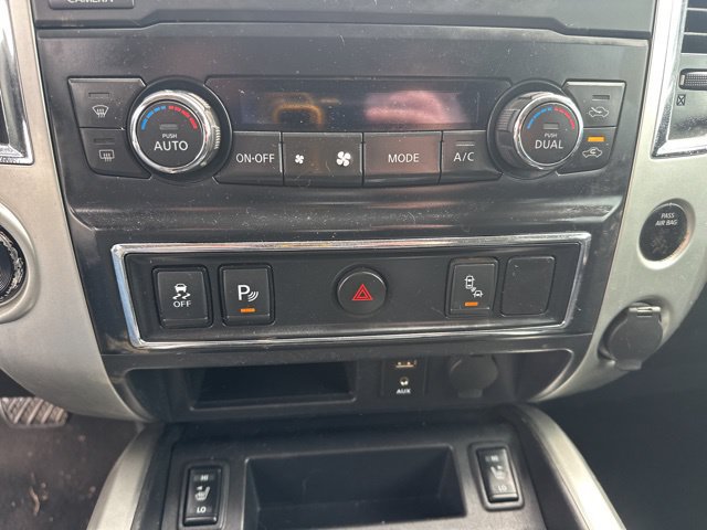 Used 2018 Nissan Titan SV w/ SV Convenience Package RWD image 20