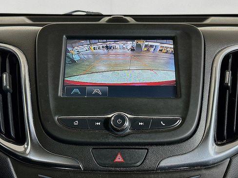 Used 2018 Chevrolet Equinox LT image 15