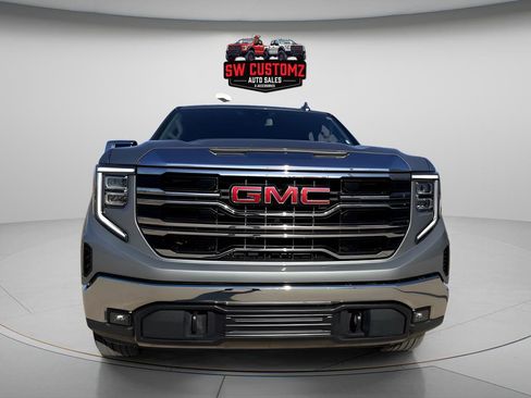Used 2025 GMC Sierra 1500 SLT image 8