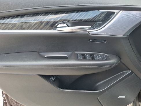 Used 2020 Cadillac XT6 Premium Luxury AWD/4WD image 22