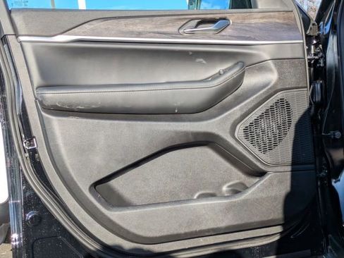 New 2026 Jeep Grand Cherokee Altitude AWD/4WD image 11