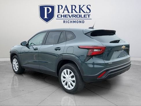 Certified 2025 Chevrolet Trax LS w/ Driver Confidence Package image 5