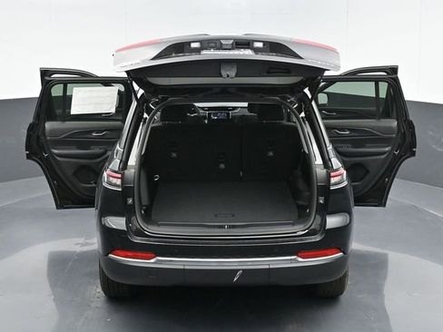 Used 2024 Jeep Grand Cherokee Laredo X image 52