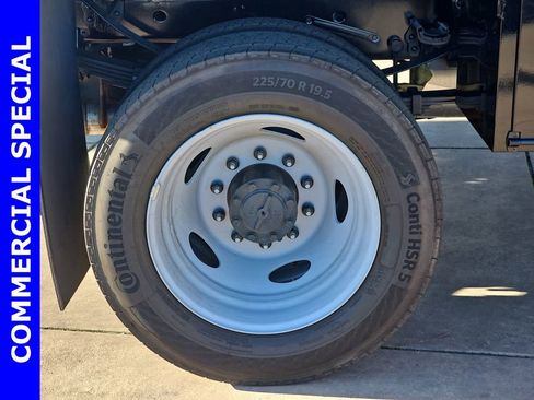 New 2025 Ford F550 2WD Regular Cab Super Duty image 38