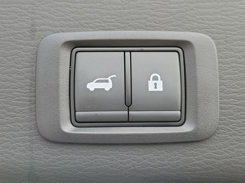 Used 2025 Mitsubishi Outlander SE FWD image 17