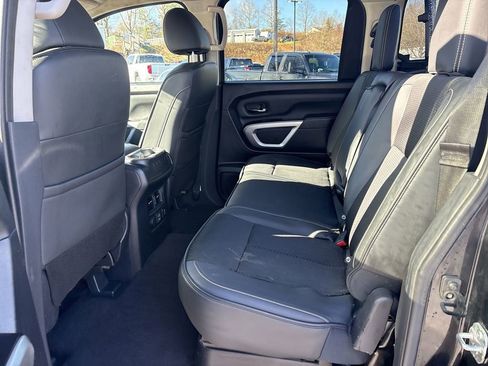Used 2019 Nissan Titan PRO-4X image 27
