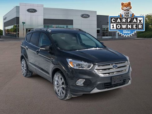 Used 2018 Ford Escape Titanium image 2