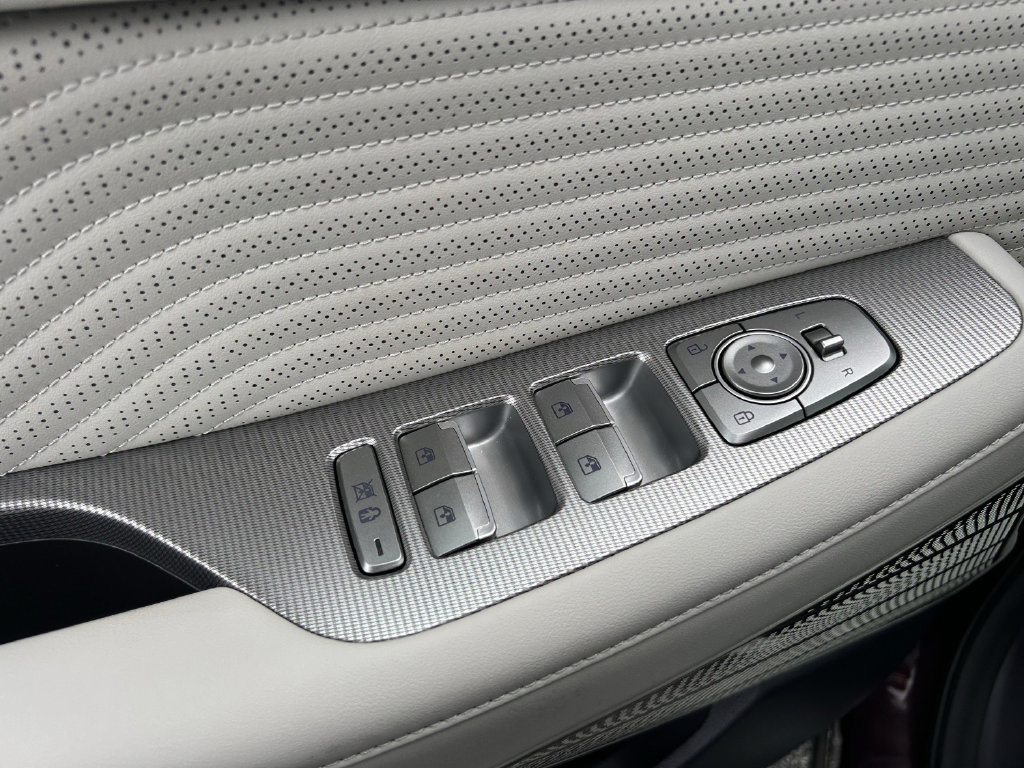 Certified 2024 Hyundai Palisade Calligraphy FWD image 23