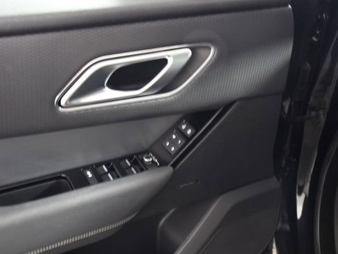 Used 2023 Land Rover Range Rover Velar R-Dynamic S image 15