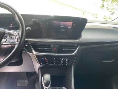 Used 2025 Buick Encore GX Preferred image 17