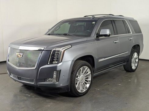 Used 2018 Cadillac Escalade Platinum image 4