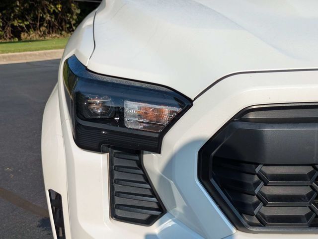 Used 2024 Toyota Tacoma TRD Sport w/ TRD Sport Upgrade Package RWD image 10