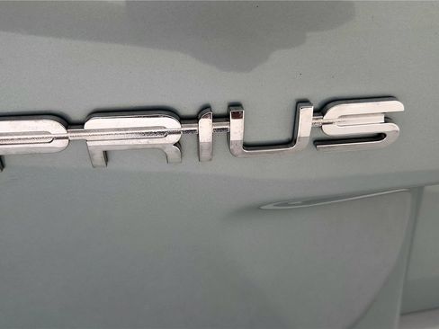 Used 2016 Toyota Prius Four image 13