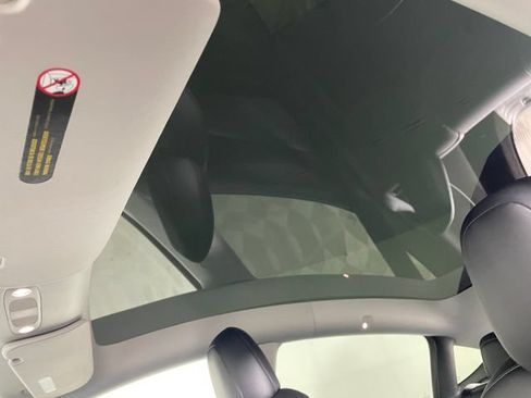 Used 2022 Tesla Model Y Performance AWD/4WD image 10