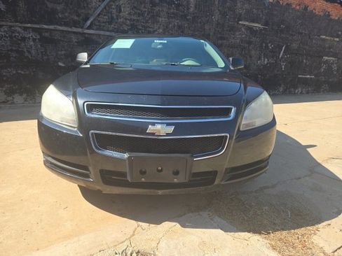 Used 2010 Chevrolet Malibu LS image 2