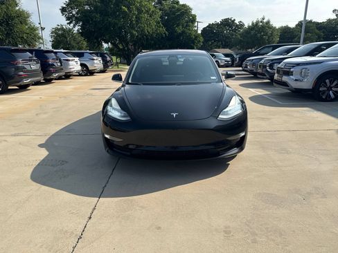 Used 2018 Tesla Model 3 Long Range RWD image 2