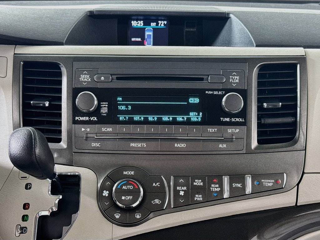 Used 2014 Toyota Sienna LE FWD image 14