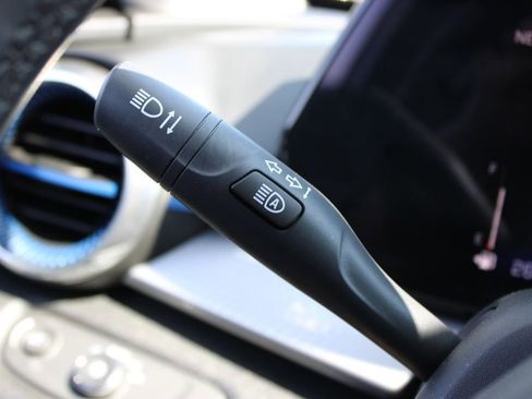 Used 2025 Chevrolet Trax LT w/ LT Convenience Package image 38