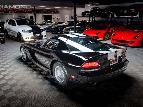Used 2006 Dodge Viper SRT-10 image 4