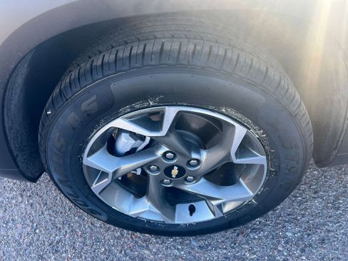 Used 2025 Chevrolet Trax LT image 30
