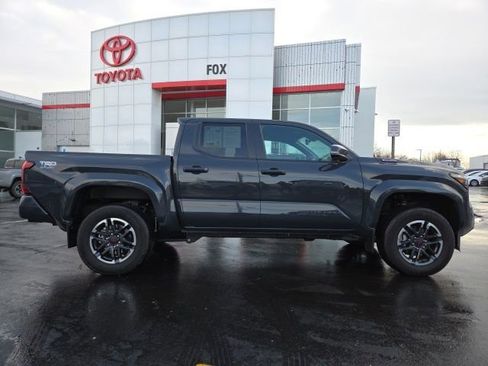 Used 2024 Toyota Tacoma TRD Sport image 9