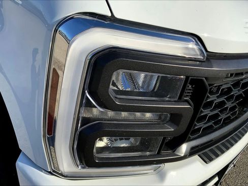 Used 2025 Ford F250 XL w/ STX Appearance Package image 28