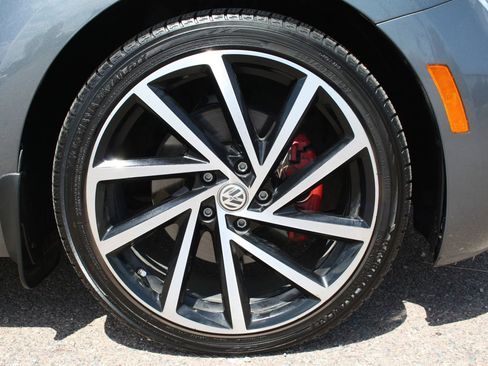 Used 2014 Volkswagen Beetle R-Line image 16