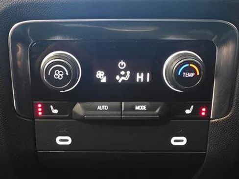 Used 2021 Chevrolet Tahoe LT w/ LT Signature Package image 35