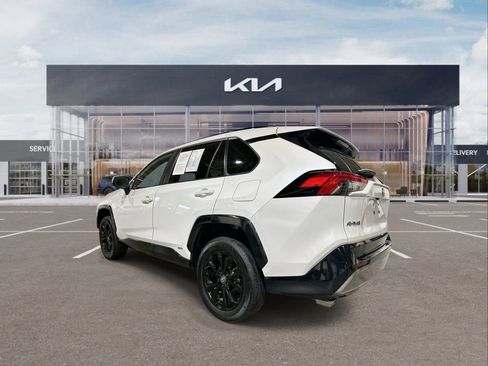 Used 2023 Toyota RAV4 SE image 6